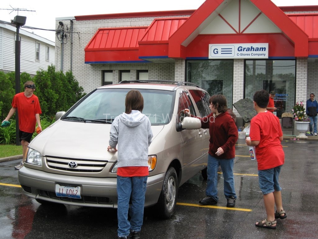2009-06-13TroopCarWash020