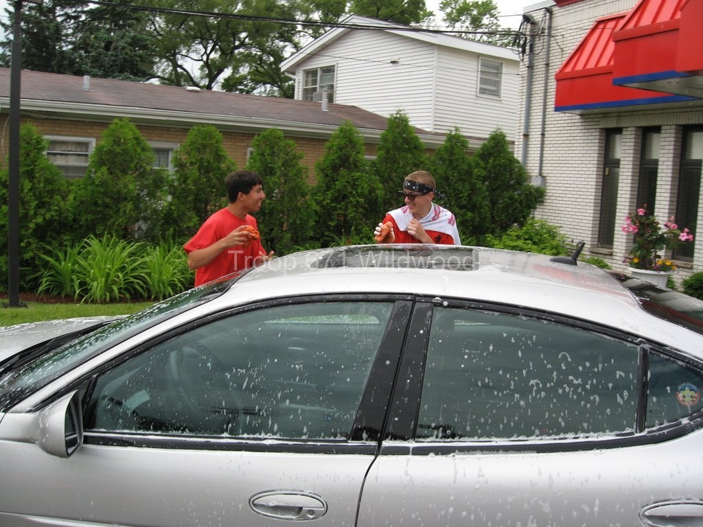 2009-06-13TroopCarWash050