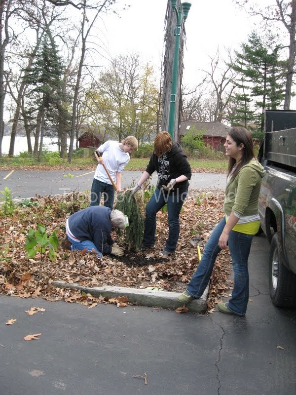 2012-11-10WildwoodParkDistrictServiceProject031