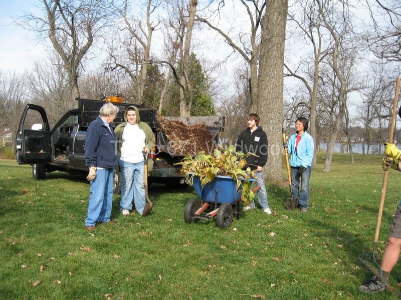 2012-11-10WildwoodParkDistrictServiceProject082